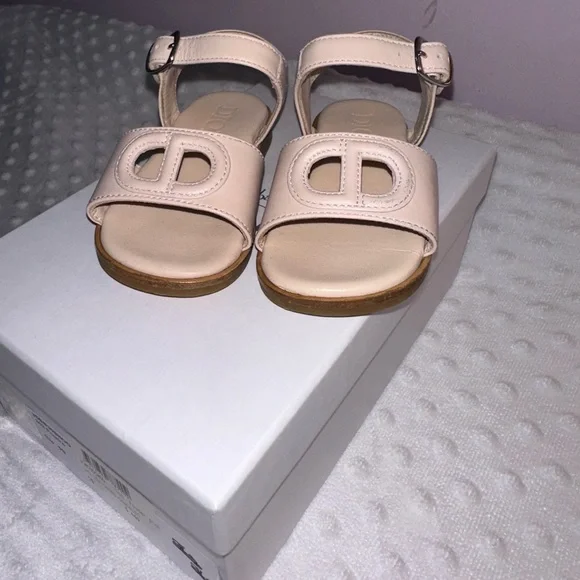 baby DIOR ベージュ ストラップサンダル baby DIOR ベージュ ストラップサンダル